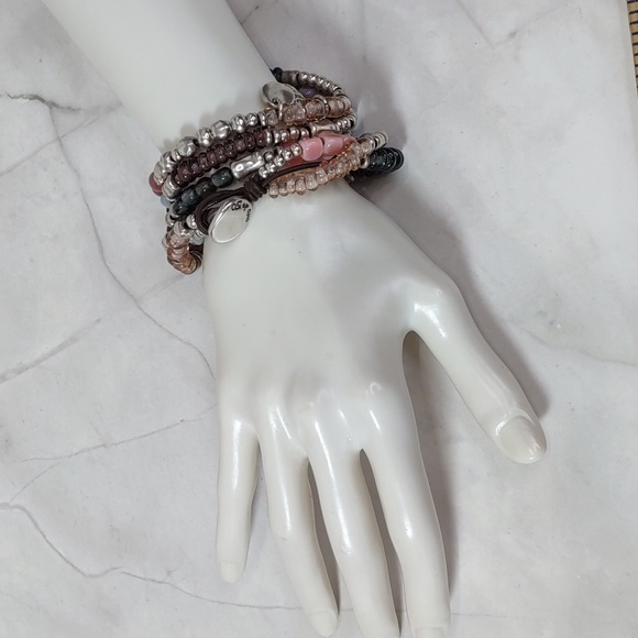 UNO de 50 Multi Layered/3 Strand Beaded Necklace - Picture 7 of 8